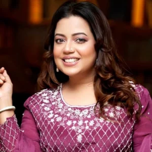 ‘আমপাতা জোড়া জোড়া’ নিয়ে এলেন কনা