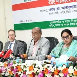 অবসরপ্রাপ্ত প্রধান বিচারপতিকে তত্বাবধায়ক সরকারের প্রধান নয়: আইনমন্ত্রী