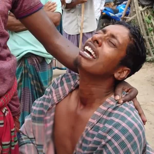 ধান ওড়াতে গিয়ে বিদ্যুৎস্পৃষ্টে স্বামী-স্ত্রীর মৃত্যু