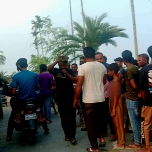 দাঁড়িয়ে থাকা ট্রাকের ভেতরে মিললো চালকের মরদেহ 