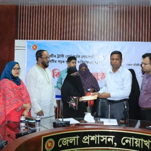 বিআরটিএ’র অনুদান পেল সড়ক দুর্ঘটনায় ক্ষতিগ্রস্ত ২৯ পরিবার