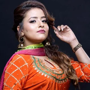 বিয়ের প্রস্তাব ফিরিয়ে দেওয়ায় গায়িকাকে কানাডা থেকে এসে হত্যা