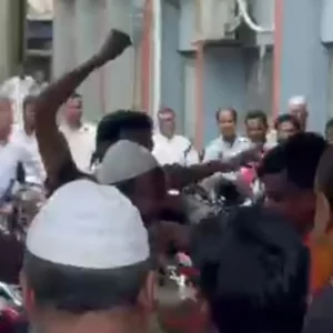 পশুর হাটের ইজারা নিয়ে বিএনপি-জামায়াতের ধাওয়া-পাল্টা ধাওয়া