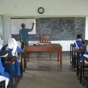 দুই স্কুলের ১৪১ শিক্ষকই ‘ভুয়া’