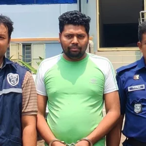 টাকার লোভে দুই সন্তান বিক্রির চেষ্টা, বাবাসহ গ্রেপ্তার ৩