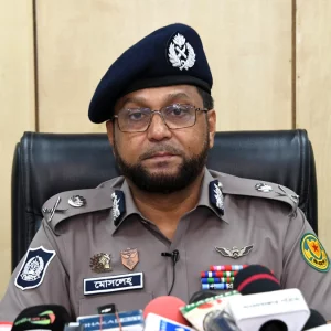 থানায় সেবা গ্রহণে হয়রানি হলে তাৎক্ষণিক ব্যবস্থা নেওয়া হবে: ডিএমপি কমিশনার