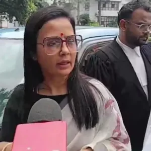 কলকাতা হাইকোর্টে মামলা করলেন তৃণমূলের মহুয়া মৈত্র