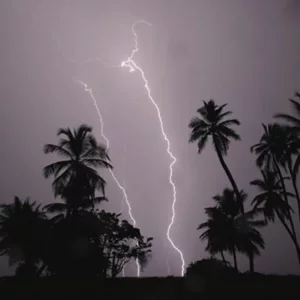 রাত ১টার মধ্যে দেশের ১১ অঞ্চলে কালবৈশাখীর আভাস