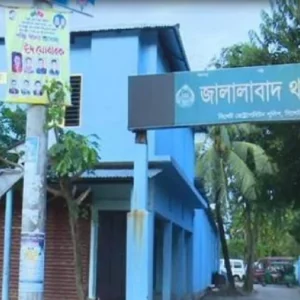 কিশোরীকে ধর্ষণের অভিযোগে দুইজনকে পুলিশে দিলো স্থানীয়রা