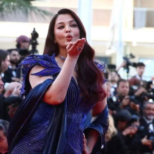 কানের শেষবেলায় জমকালো উপস্থিতি ‘নীলাম্বরী’ ঐশ্বরিয়ার