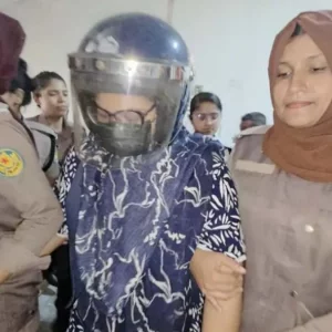 ‘এর চেয়ে ক্রসফায়ারে মেরে ফেলেন আমাকে, এত টাকা কোথায় পাবো?’