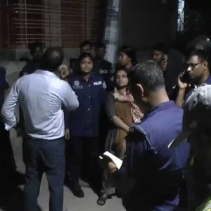 নারায়ণগঞ্জে চাঁদা না পেয়ে তিনজনকে কুপিয়ে জখম, পুলিশকে লক্ষ্য করে ককটেল বিস্ফোরণ