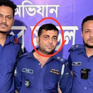 পুলিশের পোশাক পরে যানবাহনে চাঁদাবাজি, পরে জানা গেল তিনি নকল