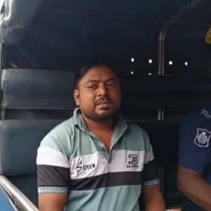 কুমিল্লায় ৬ষ্ঠ শ্রেণির তিন ছাত্রীকে ইভটিজিংয়ের দায়ে অটোচালকের কারাদণ্ড