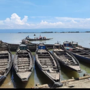 জলরাশির জনপদে জীবিকার অনিশ্চয়তা
