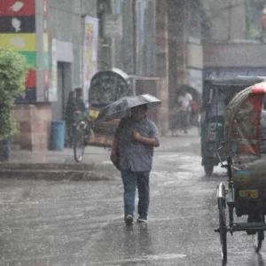 রাতের মধ্যে ৬ অঞ্চলে ঝড়ের আভাস, নদীবন্দরে ১ নম্বর সতর্ক সংকেত