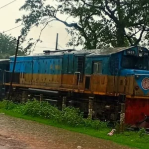 ত্রিশালে ট্রেনের ইঞ্জিন বিকল, ঢাকা- ময়মনসিংহে ট্রেন চলাচল বন্ধ