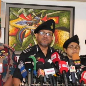 ভুয়া পরিচয়ে চাকরি নামে কোটি টাকা প্রতারণা: চাকরিচ্যুত সেনাসহ গ্রেপ্তার ২