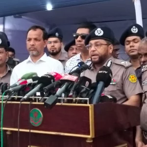 ঈদযাত্রায় অতিরিক্ত ভাড়া আদায়ের অভিযোগ পেলেই ব্যবস্থা: ডিএমপি কমিশনার