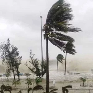 রাত ১টার মধ্যে তিন অঞ্চলে ৮০ কিমি বেগে কালবৈশাখী ঝড়ের শঙ্কা
