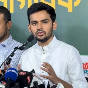 যুক্তরাষ্ট্রের সঙ্গে বাণিজ্যচুক্তি করেছেন আপনাদের পররাষ্ট্রমন্ত্রী: বিএনপিকে আসিফ মাহমুদ