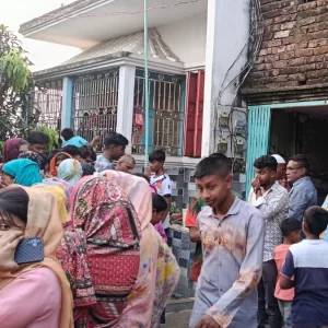 কোরবানি পশুর হাট থেকে ঘরে ফিরে স্বামী পেলেন স্ত্রীর ঝুলন্ত মরদেহ
