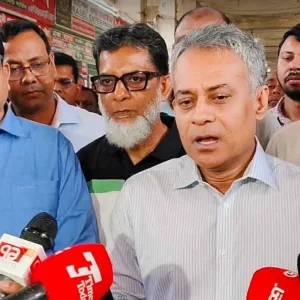 ‘আমার গাড়িতে উঠে চলেন, কোন কাউন্টার বাড়তি ভাড়া চেয়েছে দেখাবেন’