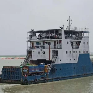 পাটুরিয়া-দৌলতদিয়া ও আরিচা-কাজিরহাট নৌরুটে ফেরি চলাচল স্বাভাবিক