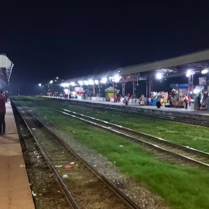 ঈদের জামা কিনে ফেরার পথে ট্রেনের ধাক্কায় প্রাণ গেল মা-ছেলের