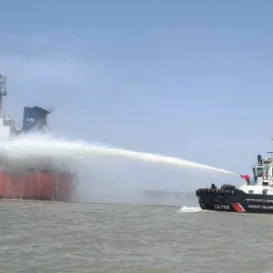 চট্টগ্রামে তেলবাহী জাহাজে আগুন