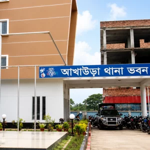 গ্রেপ্তার এড়াতে পুলিশের সামনেই বিষপান, হাসপাতালে মাদক মামলার আসামি