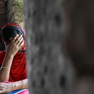 আটকের ভয়ে পশ্চিমবঙ্গ সীমান্তে শত শত মানুষের ঢল, বাংলাদেশে ঢোকার আপ্রাণ চেষ্টা