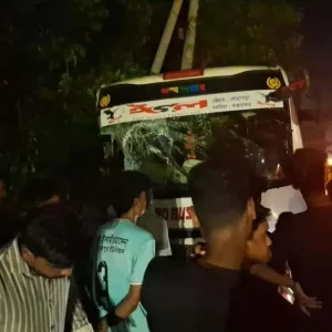 চট্টগ্রামে বাস-লেগুনার মুখোমুখি সংঘর্ষে নিহত ৩, আরও বাড়ার শঙ্কা