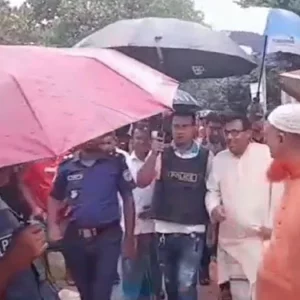 ফেসবুকে ভিডিও ছড়িয়ে দেওয়াকে কেন্দ্র করে গ্রামবাসীর মধ্যে সংঘর্ষ, আহত ২৫
