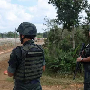 পুলিশ দেখে পালানোর চেষ্টা, মালয়েশিয়ায় ৯ বাংলাদেশি আটক