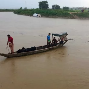 রাঙ্গামাটিতে নৌকাডুবি: ৮ যাত্রী উদ্ধার, নিখোঁজ তরুণ