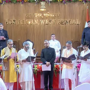 শুভেন্দুর মন্ত্রিসভায় শপথ নিলেন আরও ৩৫ মন্ত্রী-প্রতিমন্ত্রী