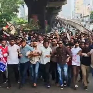চট্টগ্রামে ‘শতাধিক’ নেতা-কর্মী নিয়ে নিষিদ্ধ ছাত্রলীগের ঝটিকা মিছিল