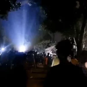 মাদক বিক্রি নিয়ে গভীর রাতে টর্চলাইট জ্বালিয়ে ৪ গ্রামের সংঘর্ষ, আহত অর্ধশতাধিক
