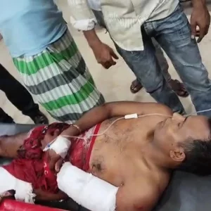মধ্যরাতে প্রবাসীর ঘরে ঢুকে গুলি, বাবা-ছেলে আহত