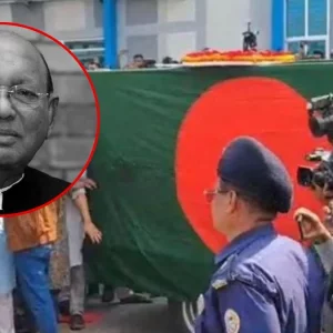 রাষ্ট্রীয় মর্যাদায় মা-বাবার পাশে চিরনিদ্রায় শায়িত তোফায়েল আহমেদ
