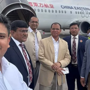 চীনের পথে প্রধানমন্ত্রীর কার্যালয়ের প্রতিনিধিদল