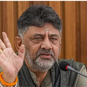 কর্ণাটকের নতুন মুখ্যমন্ত্রী হিসেবে শপথ নিলেন ডি কে শিবকুমার
