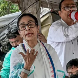 দল ভেঙে চুরমার, তৃণমূল কংগ্রেসের সব কমিটি বিলুপ্ত ঘোষণা