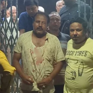 থানার ভেতরে স্বেচ্ছাসেবক দল নেতাকে পিটিয়ে আহত, ৫ পুলিশ প্রত্যাহার