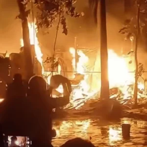বাউফলে হত্যা মামলার আসামিদের বাড়িতে অগ্নিসংযোগ