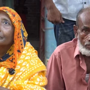 ৩৮ বছর পর ফিরলেন স্বামী, রাগ ভাঙছে না স্ত্রীর