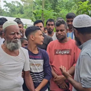 ৩ বছর ধরে ঘরে অবরুদ্ধ বৃদ্ধ বাবা, স্ত্রীর জানাজায়ও যেতে দিল না ছেলে