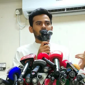বাজেটে রাজস্ব আদায় বাড়ানোর লক্ষ্যমাত্রা অবাস্তব: আসিফ মাহমুদ