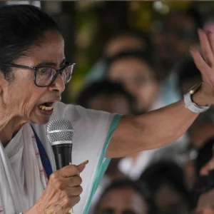 মমতার বিরুদ্ধে ফের থানায় অভিযোগ